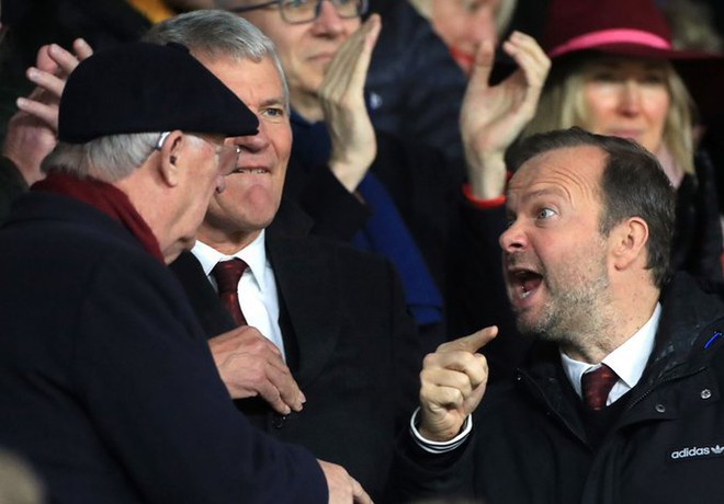 MU bi Sheffield cam hoa 3-3, Sir Alex tranh cai nay lua voi Ed Woodward