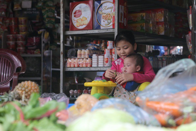 10 ngay sau vu Dong Tam, cuoc song thon Hoanh da binh thuong, nguoi dan trang tri nha cua don Tet-Hinh-3