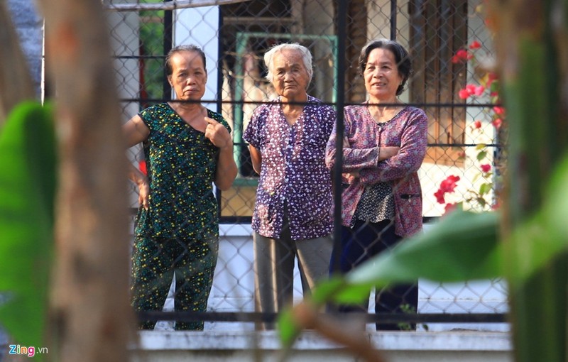 Dua ca nha di xem canh sat vay bat nghi can ban chet 5 nguoi o Cu Chi-Hinh-11