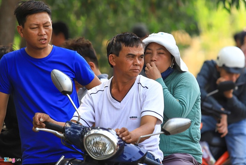 Dua ca nha di xem canh sat vay bat nghi can ban chet 5 nguoi o Cu Chi-Hinh-12