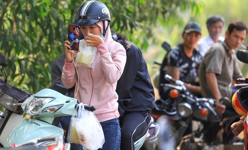 Dua ca nha di xem canh sat vay bat nghi can ban chet 5 nguoi o Cu Chi-Hinh-13