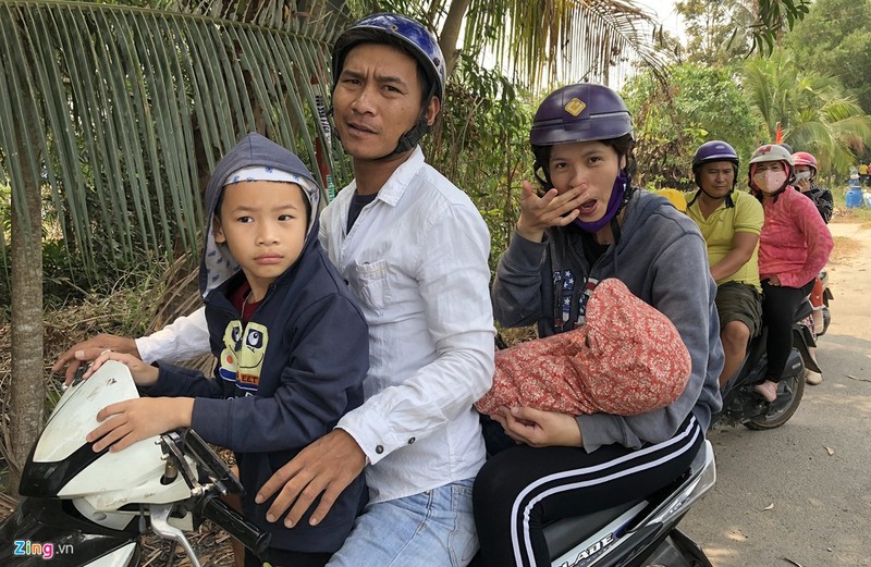 Dua ca nha di xem canh sat vay bat nghi can ban chet 5 nguoi o Cu Chi-Hinh-7