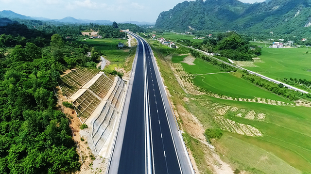 Lang Son tang gap doi phi tren quoc lo 1A