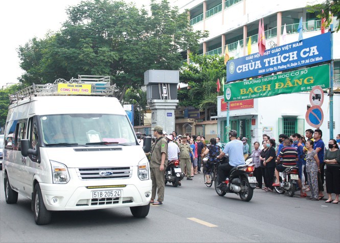 Vu cay phuong de chet hoc sinh: Linh cuu nam sinh Truong Bach Dang ve lai truong truoc luc di xa-Hinh-13