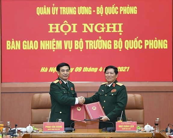 To chuc Hoi nghi ban giao nhiem vu Bo truong Bo Quoc phong