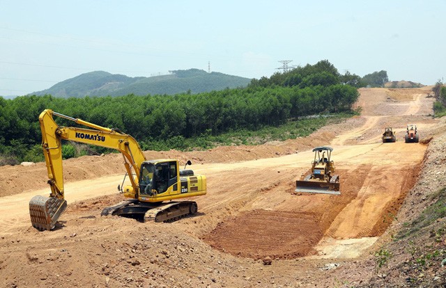 Cho phep chi dinh thau trong viec thuc hien du an cao toc Bac - Nam