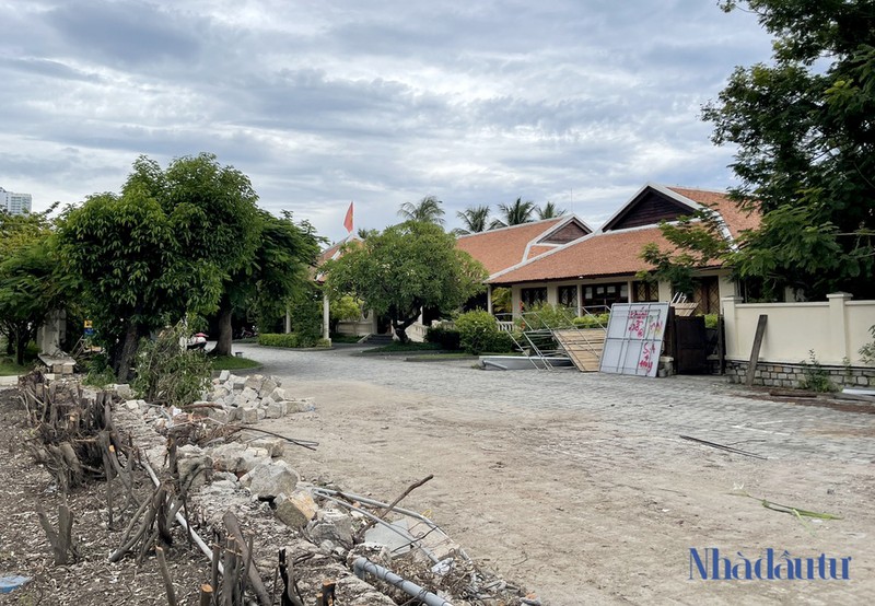 Khu nghi duong Evason Ana Mandara Nha Trang van muon giu lai mot phan cong trinh cu sau khi bi di doi