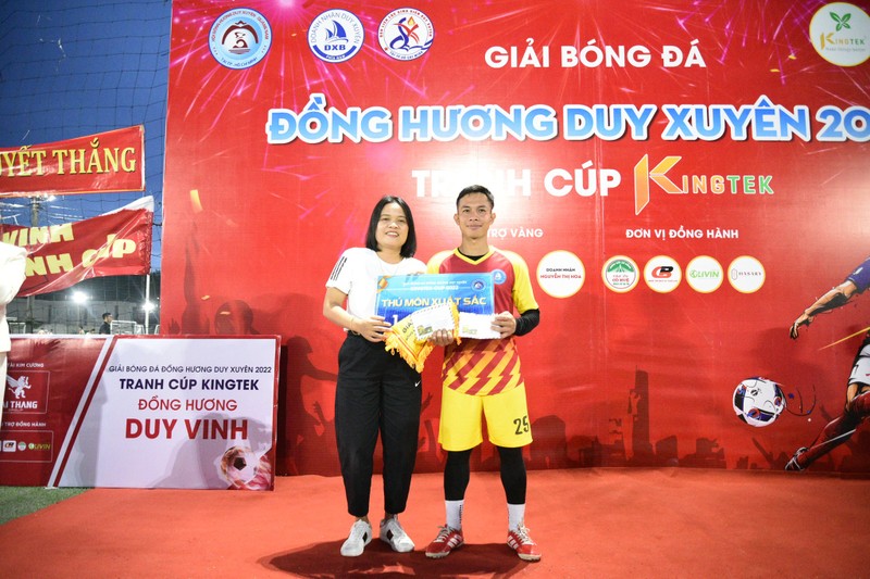 Cong ty Kingtek tai tro chinh giai bong da Hoi dong huong Duy Xuyen