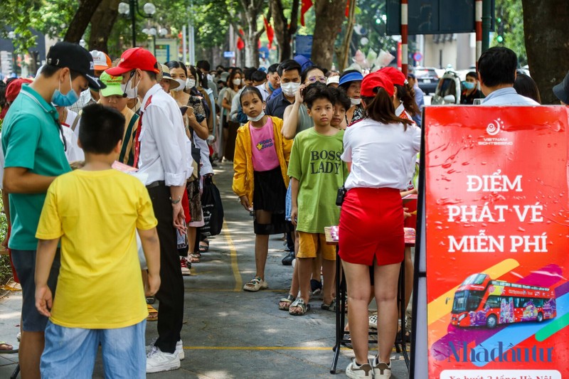 Diem tham quan, khu vui choi o Ha Noi chat cung ngay nghi le 2/9-Hinh-11