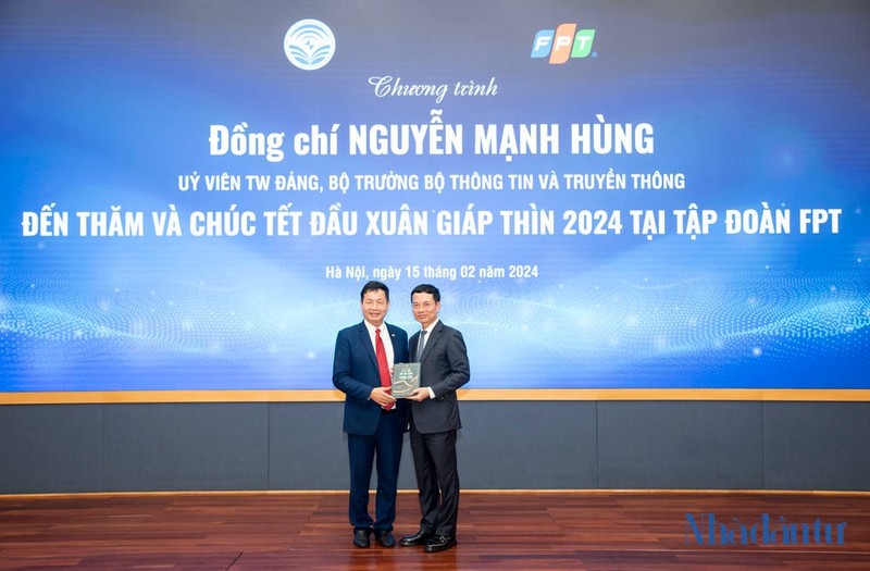 Bo truong Nguyen Manh Hung: 'FPT hay dung cong nghe de bien Viet Nam hoa rong, hoa ho'-Hinh-3