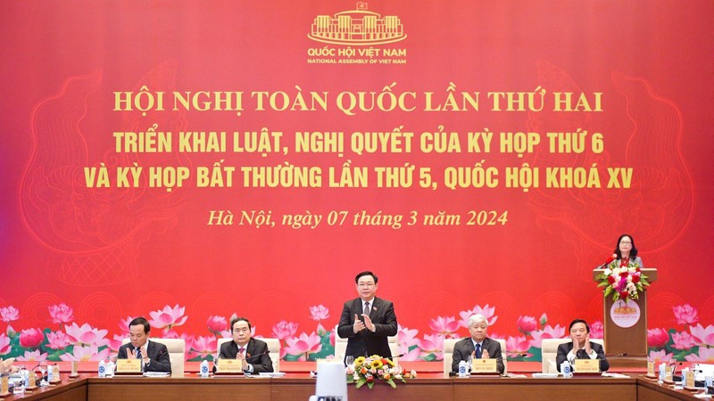 Quoc hoi to chuc ky hop bat thuong, quyet dinh cong tac nhan su