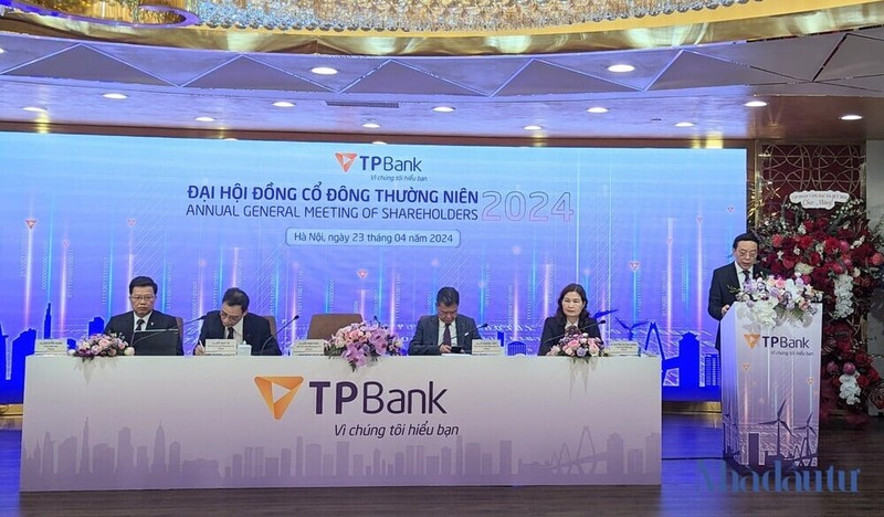 Sep TPBank noi gi ve 'nghi van' dao no 1.700 ty cho R&H Group?