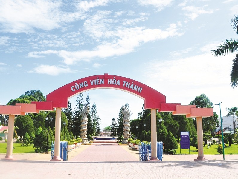 Nhat Trung mot minh mot ngua tham gia cung luc 4 goi thau o Tay Ninh-Hinh-2