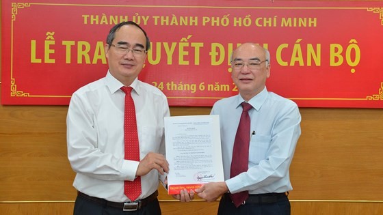 Ong Phan Nguyen Nhu Khue lam truong Ban Tuyen giao Thanh uy TP HCM