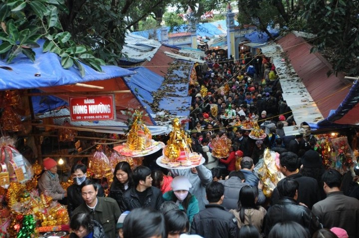 Vi sao hang van nguoi den Ba Chua Kho vay von ao lam an?-Hinh-4