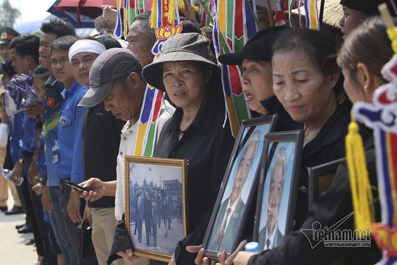 Cuu binh doi nang di bo 4 tieng den vieng nguyen Tong bi thu Do Muoi-Hinh-14