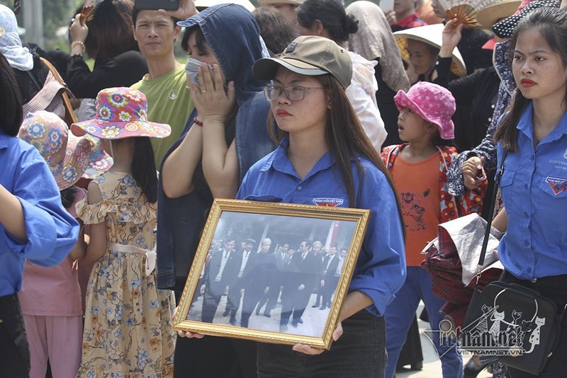 Cuu binh doi nang di bo 4 tieng den vieng nguyen Tong bi thu Do Muoi-Hinh-16