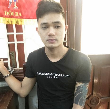 Nghe mot cuoc dien thoai, nam thanh nien bi chem chet