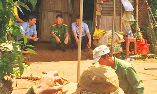 Kinh hoang: Vo dung cuoc danh chong tu vong ngay tai nha