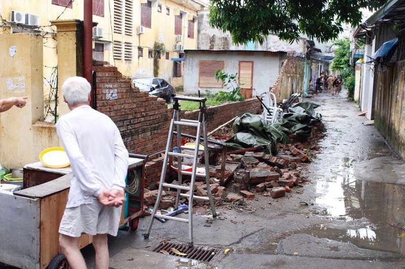 Hải Phòng: Tường bao đổ trong mưa lớn, đè bé trai tử vong Hai Phong: Tuong bao do trong mua lon, de be trai tu vong