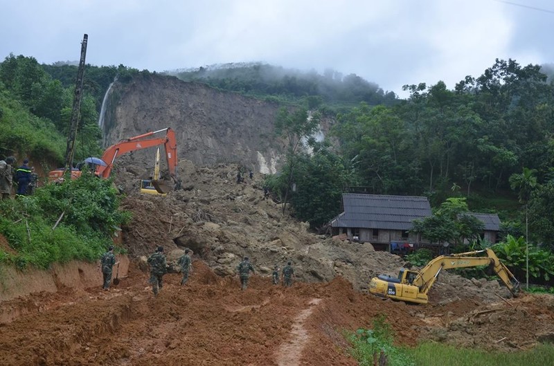 Hoa Binh cong bo khan cac diem nong sat lo dat-Hinh-3