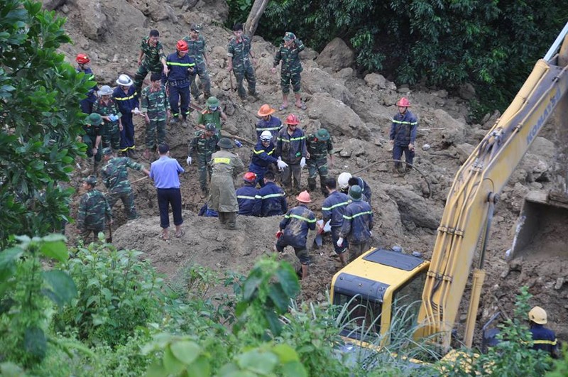 Hoa Binh cong bo khan cac diem nong sat lo dat-Hinh-4