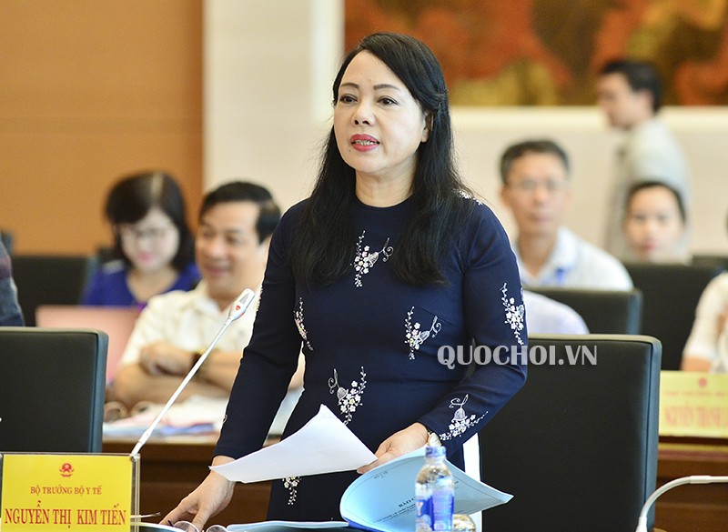 Bo truong Nguyen Thi Kim Tien: Nha ve sinh benh vien nao ban, giam doc o ban