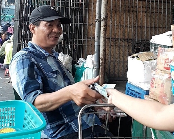 Ha Noi: Khoi to vu “bao ke” tai cho Long Bien