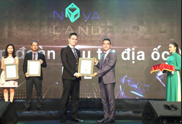 Novaland vao Top 10 bao cao thuong nien tot nhat nam 2017-Hinh-2