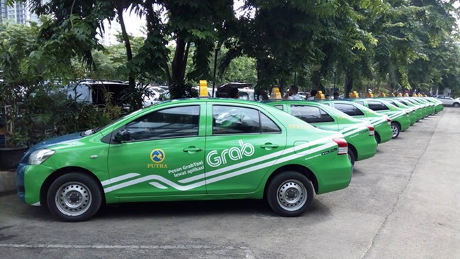 Nhieu nuoc quan Uber, Grab nhu taxi truyen thong