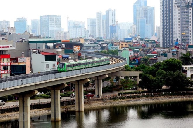 Ga duong sat Cat Linh-Ha Dong dung bien tieng Trung chi la tam thoi?