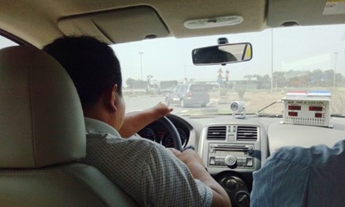 Lần đầu tiên đăng kiểm ô tô dành cho người khuyết tật Lan dau tien dang kiem o to danh cho nguoi khuyet tat