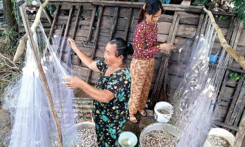 Mua nuoc noi, nghe 