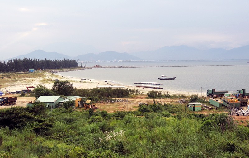 10 nam 3 lan doi chu: Sieu du an 'Vang Trang Khuyet' van hoang vu-Hinh-2