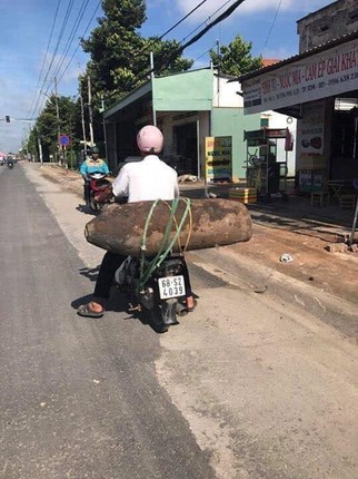 Khong dau nhu Viet Nam, dan “lam xiec” tren duong voi xe may-Hinh-7