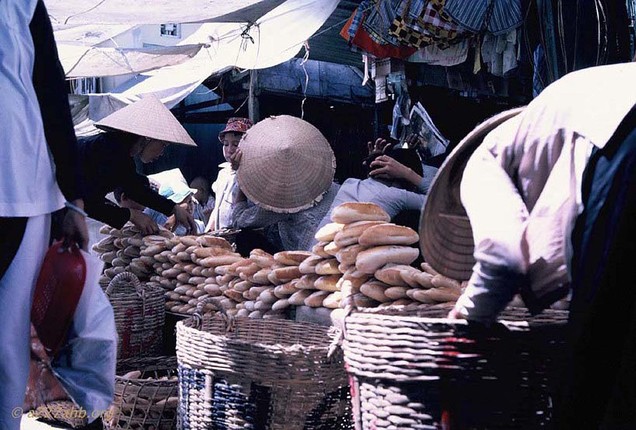 Cho Phan Thiet vao nam 1967 trong cuc hap dan qua ong kinh linh My-Hinh-5