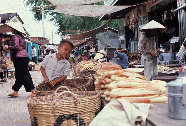 Cho Phan Thiet vao nam 1967 trong cuc hap dan qua ong kinh linh My-Hinh-6