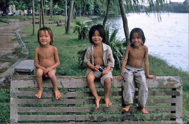 Nhung khoanh khac binh yen dau thap nien 1990 o Ha Noi-Hinh-11