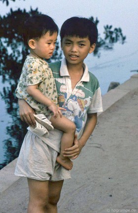 Nhung khoanh khac binh yen dau thap nien 1990 o Ha Noi-Hinh-14