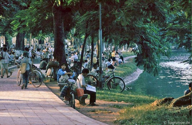 Nhung khoanh khac binh yen dau thap nien 1990 o Ha Noi-Hinh-2