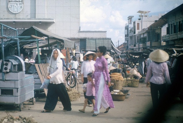 Anh quy ve cho Ba Chieu o Sai Gon nua the ky truoc