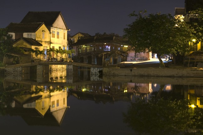 Pho co Hoi An lung linh qua ong kinh pho nhay Tay-Hinh-10