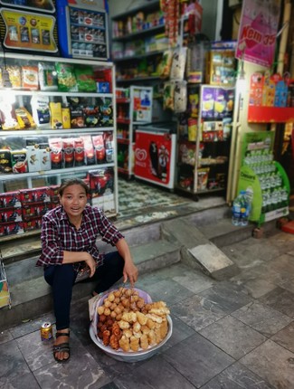 'Nho dai' loat anh am thuc via he Ha Noi qua goc nhin khach nuoc ngoai-Hinh-11