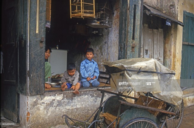 'Mot thoi de nho' voi bo anh tre em Ha Noi nam 1987-Hinh-10