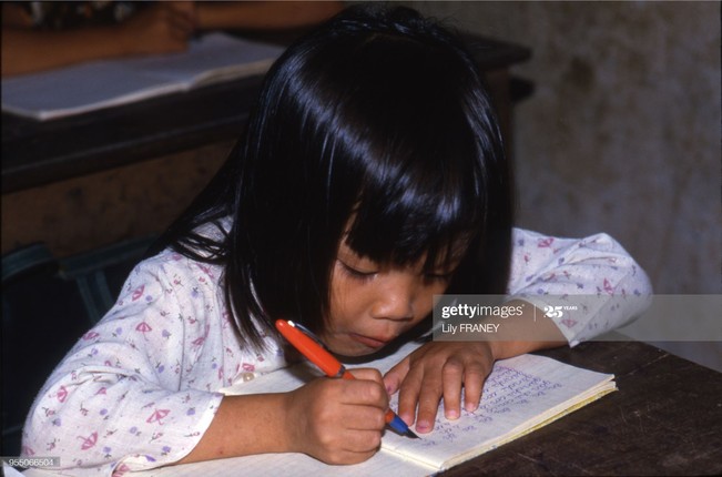 'Mot thoi de nho' voi bo anh tre em Ha Noi nam 1987-Hinh-15