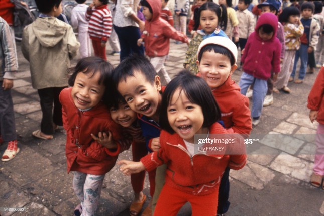 'Mot thoi de nho' voi bo anh tre em Ha Noi nam 1987-Hinh-16