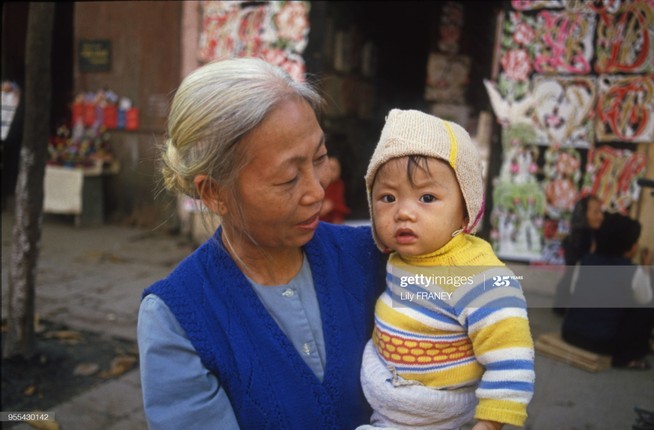 'Mot thoi de nho' voi bo anh tre em Ha Noi nam 1987-Hinh-6