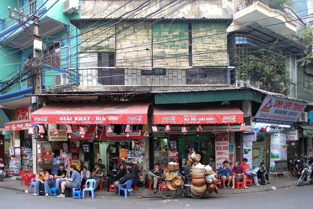 Anh song dong tren via he Ha Noi nam 2007 qua ong kinh khach Tay-Hinh-11