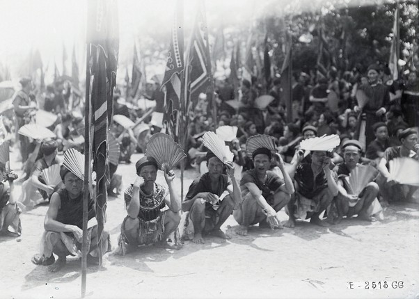 Doc dao le hoi lang hoanh trang o Ha Dong nam 1928-Hinh-6