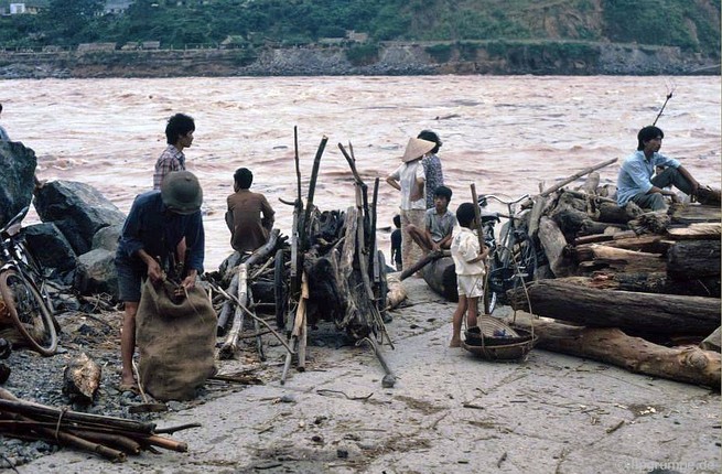 Ke sinh nhai cua nhieu nguoi moi khi thuy dien Hoa Binh xa nuoc-Hinh-6